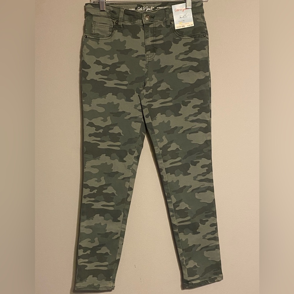 Cat & Jack girls size 14 camouflage jeggings.